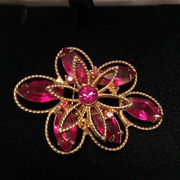 Jewelry - Vintage Gorgeous Brooch
